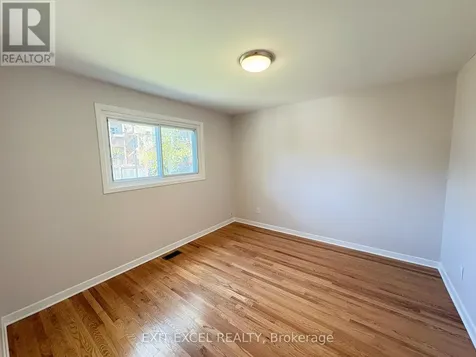 816 Dundee Avenue Ottawa ON K2B 5S9