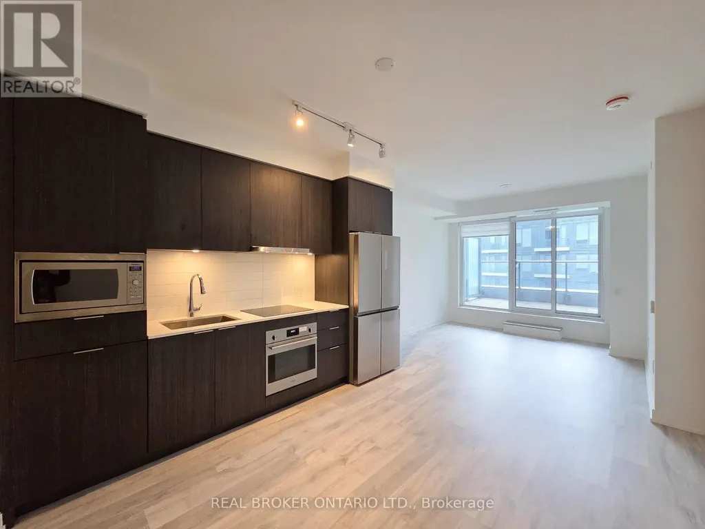 8 Olympic Garden Drive Toronto (newtonbrook East) ON M2M 4E7