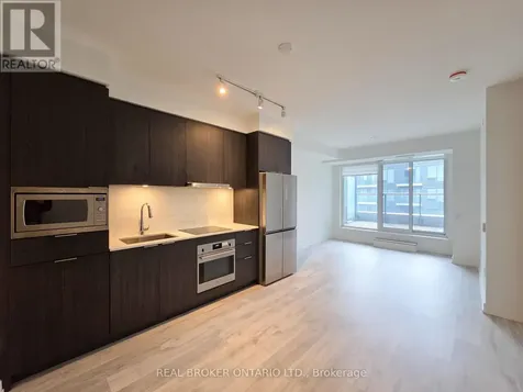 8 Olympic Garden Drive Toronto (newtonbrook East) ON M2M 4E7