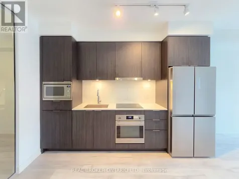 8 Olympic Garden Drive Toronto (newtonbrook East) ON M2M 4E7
