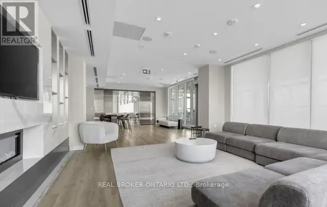 8 Olympic Garden Drive Toronto (newtonbrook East) ON M2M 4E7