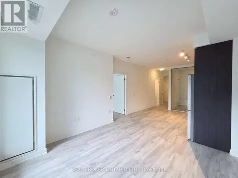 8 Olympic Garden Drive Toronto (newtonbrook East) ON M2M 4E7