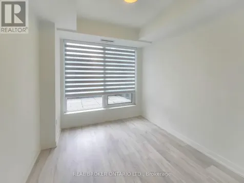 8 Olympic Garden Drive Toronto (newtonbrook East) ON M2M 4E7