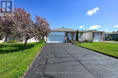 11 Decaria Boulevard Perth ON K7H 3P6