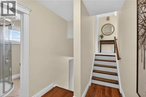 27 Shortland Crescent Etobicoke ON M9R 2T2