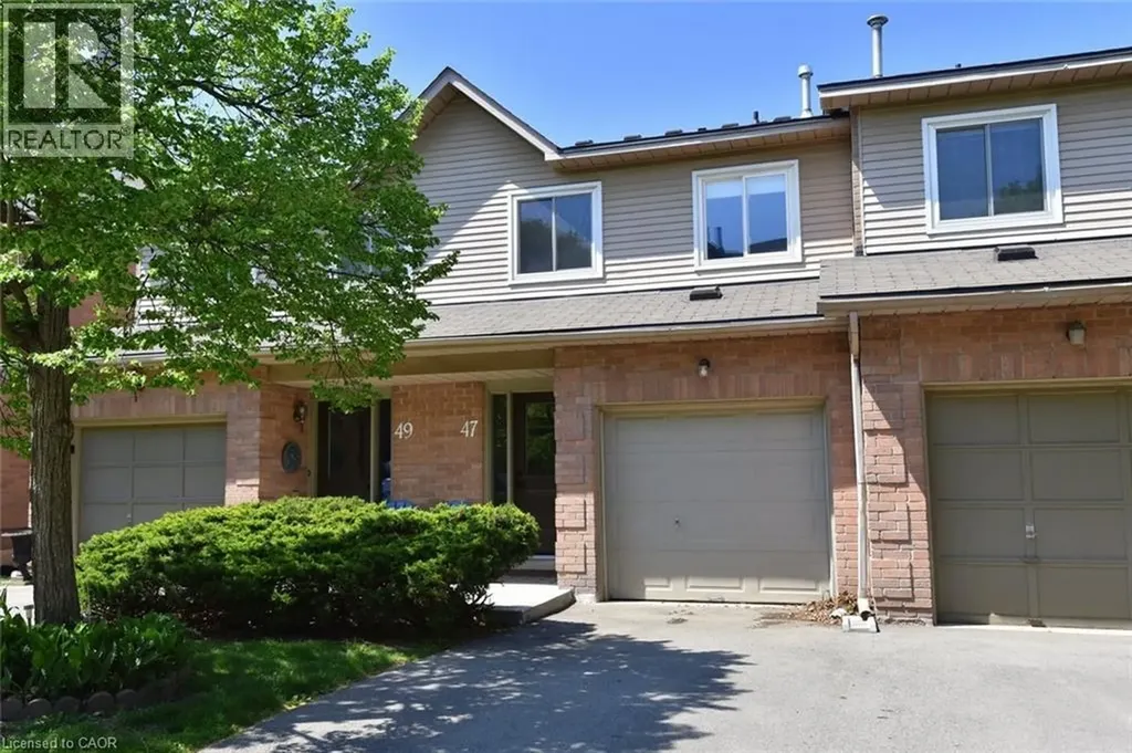 26 Moss Boulevard Dundas ON L9H 6W8