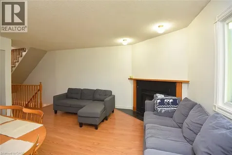26 Moss Boulevard Dundas ON L9H 6W8