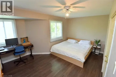 26 Moss Boulevard Dundas ON L9H 6W8