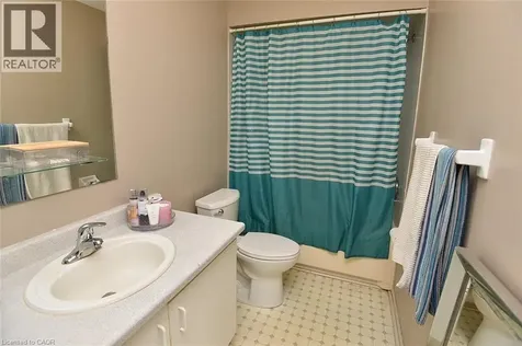 26 Moss Boulevard Dundas ON L9H 6W8