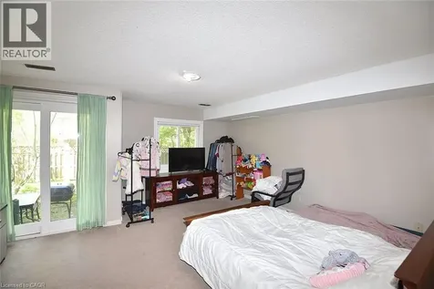 26 Moss Boulevard Dundas ON L9H 6W8