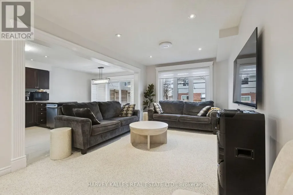409 Tealby Crescent Waterloo ON N2J 4Y8