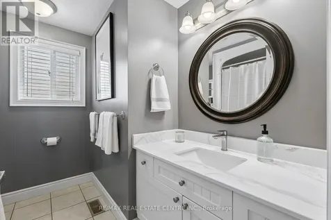 704 Russel Court Shelburne ON L9V 3P4