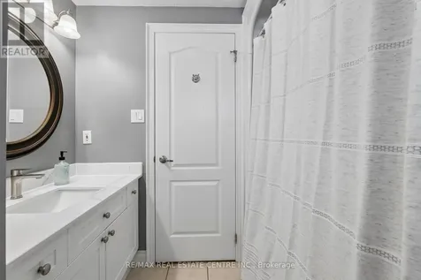 704 Russel Court Shelburne ON L9V 3P4