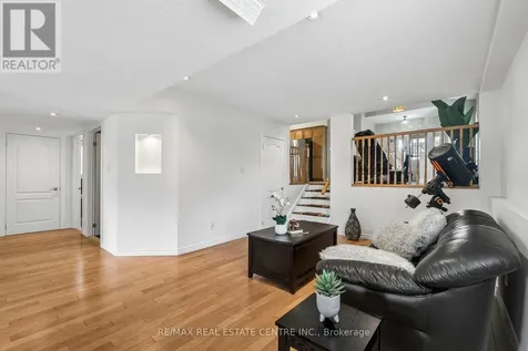 704 Russel Court Shelburne ON L9V 3P4