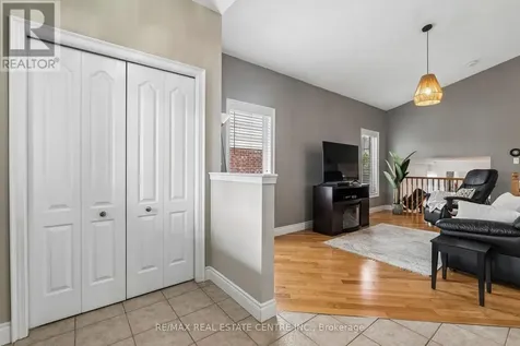 704 Russel Court Shelburne ON L9V 3P4