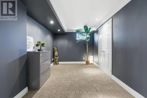 905 Marigold Court Kitchener ON N2P 2Y3