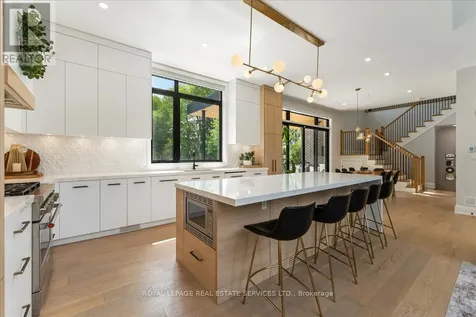 251 Aldercrest Avenue Hamilton ON L9B 1L7