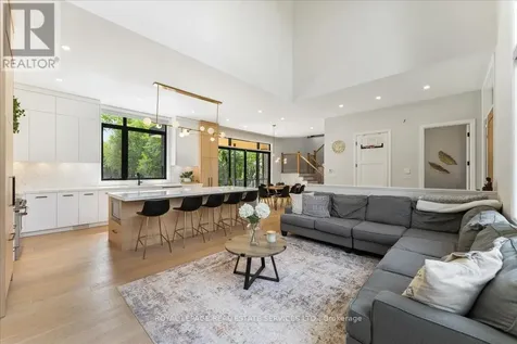 251 Aldercrest Avenue Hamilton ON L9B 1L7