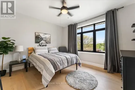 251 Aldercrest Avenue Hamilton ON L9B 1L7