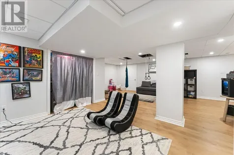 251 Aldercrest Avenue Hamilton ON L9B 1L7