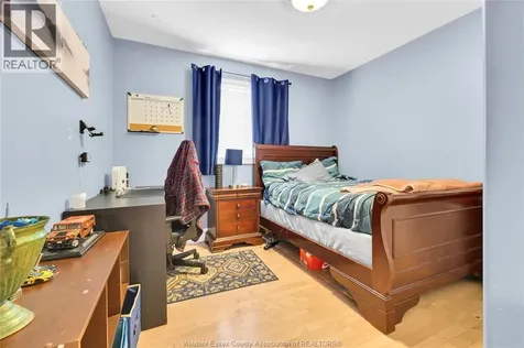 1635 Meridian Windsor ON N9G 3E7