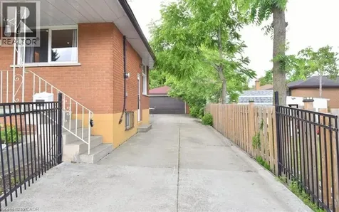 238 Fairridge Road Hamilton ON L8K 5M4