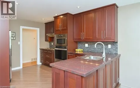 238 Fairridge Road Hamilton ON L8K 5M4