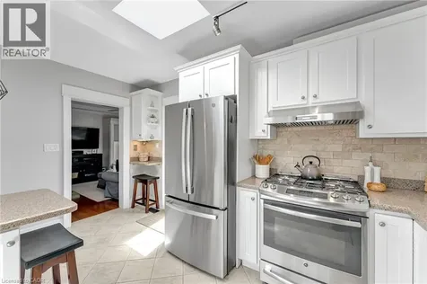 546 Hurd Avenue Burlington ON L7S 1T1