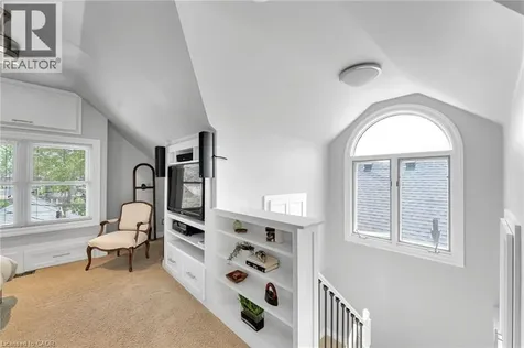 546 Hurd Avenue Burlington ON L7S 1T1