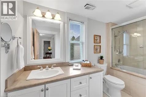 546 Hurd Avenue Burlington ON L7S 1T1