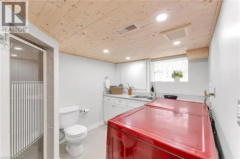 546 Hurd Avenue Burlington ON L7S 1T1