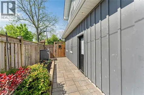 546 Hurd Avenue Burlington ON L7S 1T1