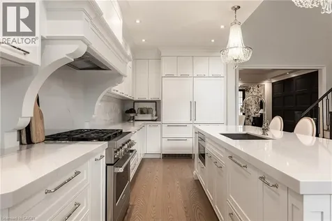 2201 Rochester Circle Oakville ON L6M 5E3