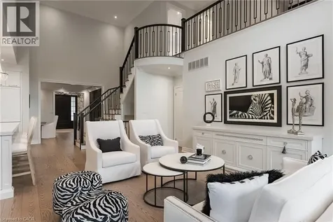 2201 Rochester Circle Oakville ON L6M 5E3