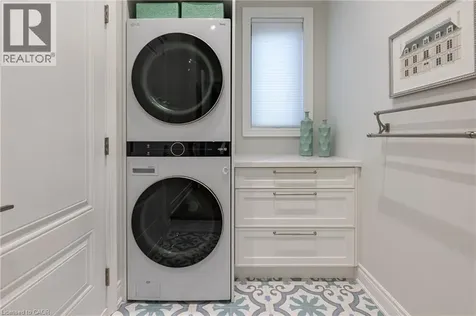 2201 Rochester Circle Oakville ON L6M 5E3