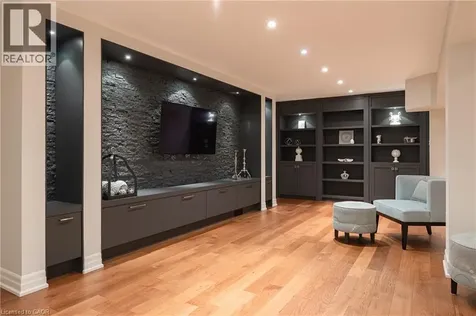 2201 Rochester Circle Oakville ON L6M 5E3