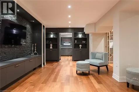 2201 Rochester Circle Oakville ON L6M 5E3