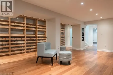 2201 Rochester Circle Oakville ON L6M 5E3