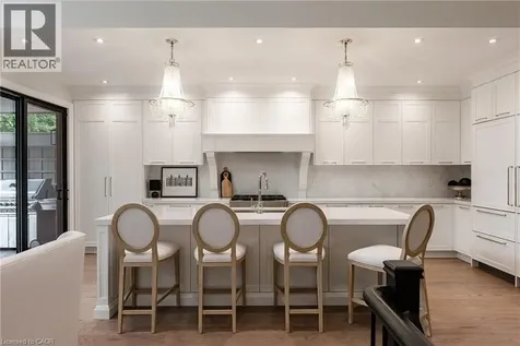 2201 Rochester Circle Oakville ON L6M 5E3