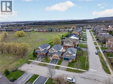 4071 Bush Crescent Beamsville ON L3J 0G7