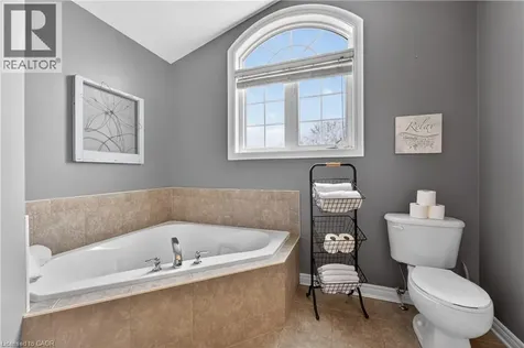4071 Bush Crescent Beamsville ON L3J 0G7