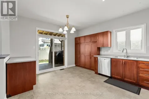 236 Colbert Crescent Ottawa ON K1V 2C5