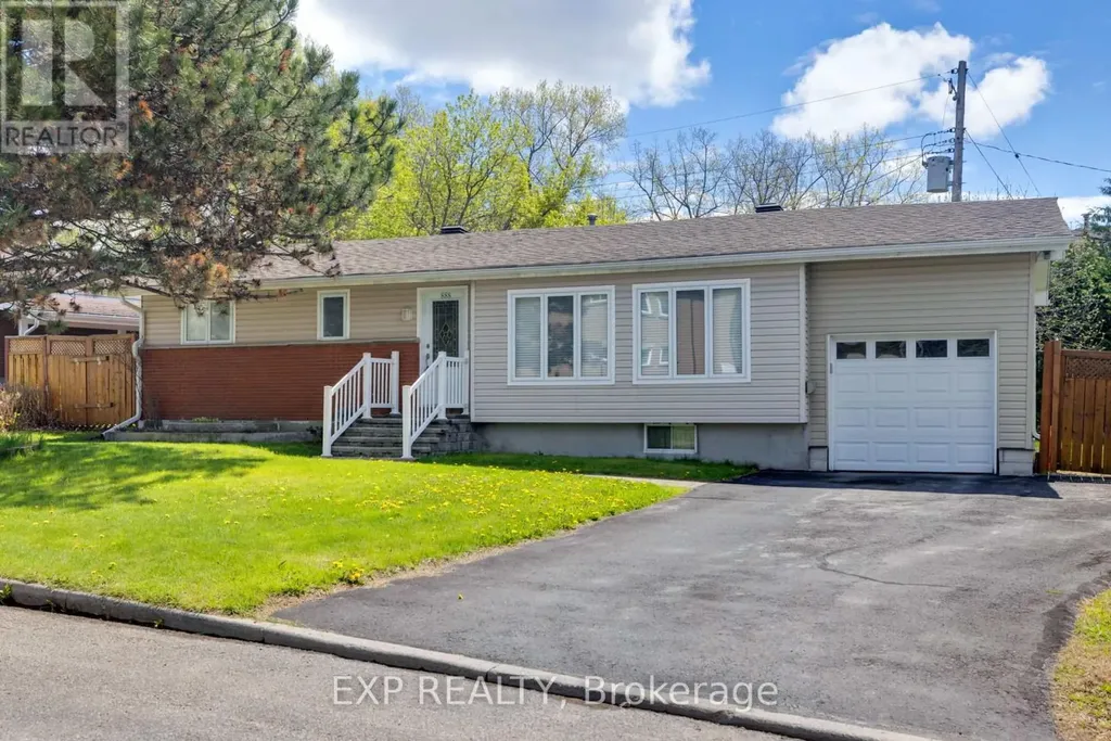 888 Charleswood Avenue Ottawa ON K1K 0W3
