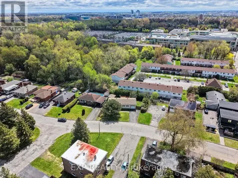 888 Charleswood Avenue Ottawa ON K1K 0W3