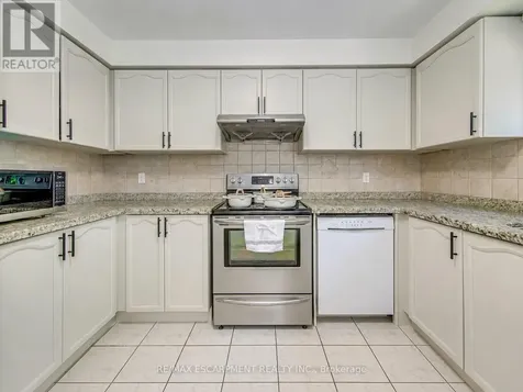 5875 Fieldon Road Mississauga (central Erin Mills) ON L5M 5K5