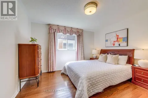 5875 Fieldon Road Mississauga (central Erin Mills) ON L5M 5K5