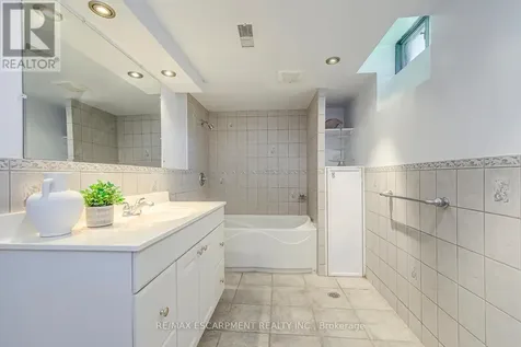 5875 Fieldon Road Mississauga (central Erin Mills) ON L5M 5K5