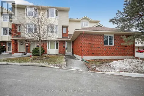 231 Harriot Private Ottawa ON K1T 3E1