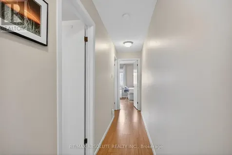 231 Harriot Private Ottawa ON K1T 3E1