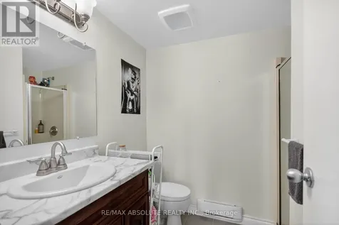 231 Harriot Private Ottawa ON K1T 3E1